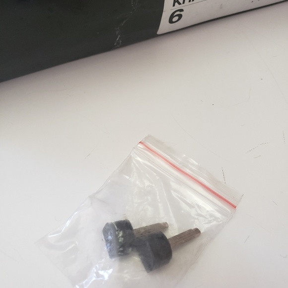 Steve Madden Luxe - Picture 3 of 5